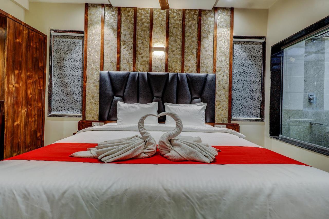 Ulhāsnagar Hotel Apratim Lodging & Boarding מראה חיצוני תמונה
