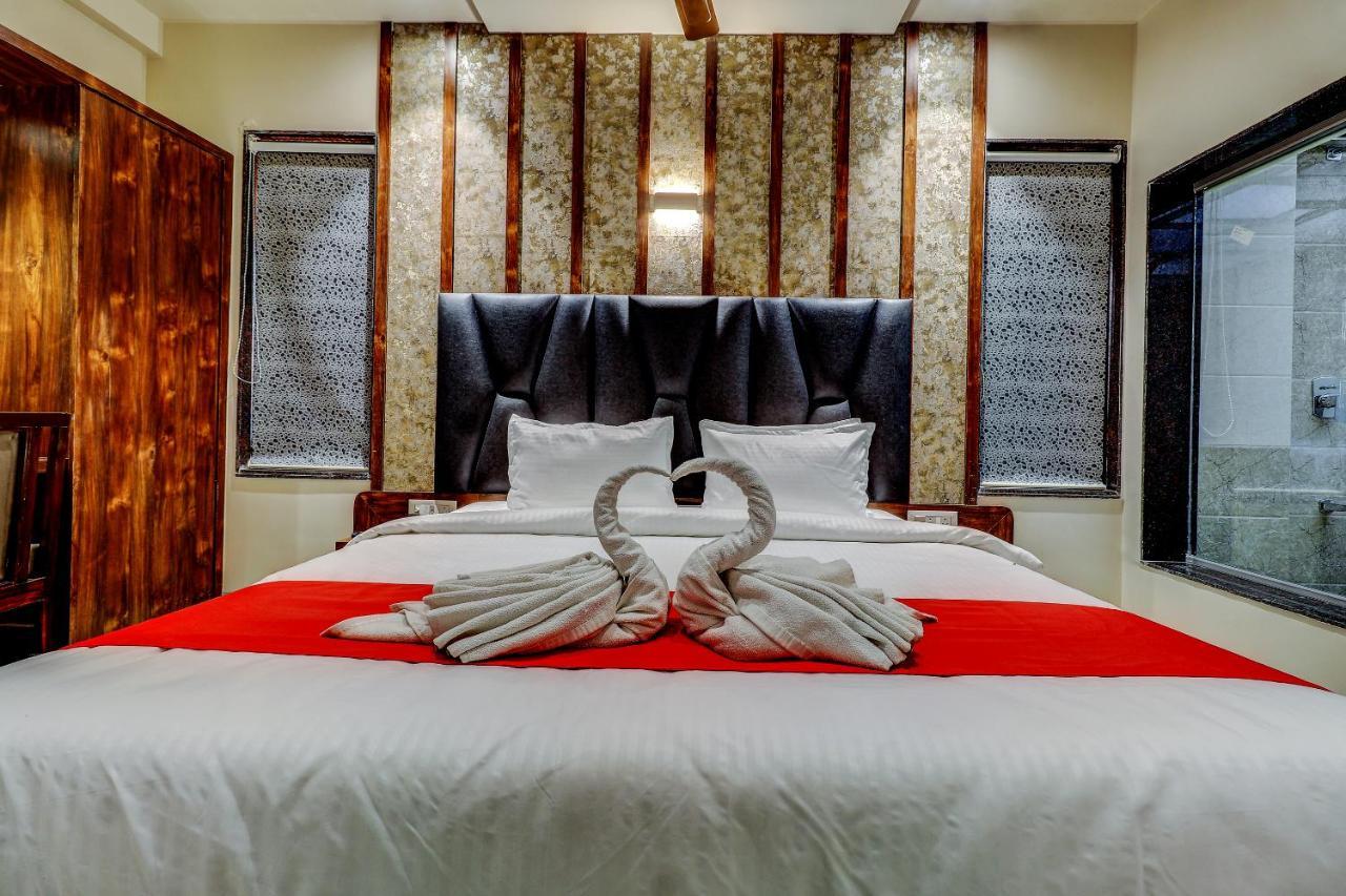 Ulhāsnagar Hotel Apratim Lodging & Boarding מראה חיצוני תמונה