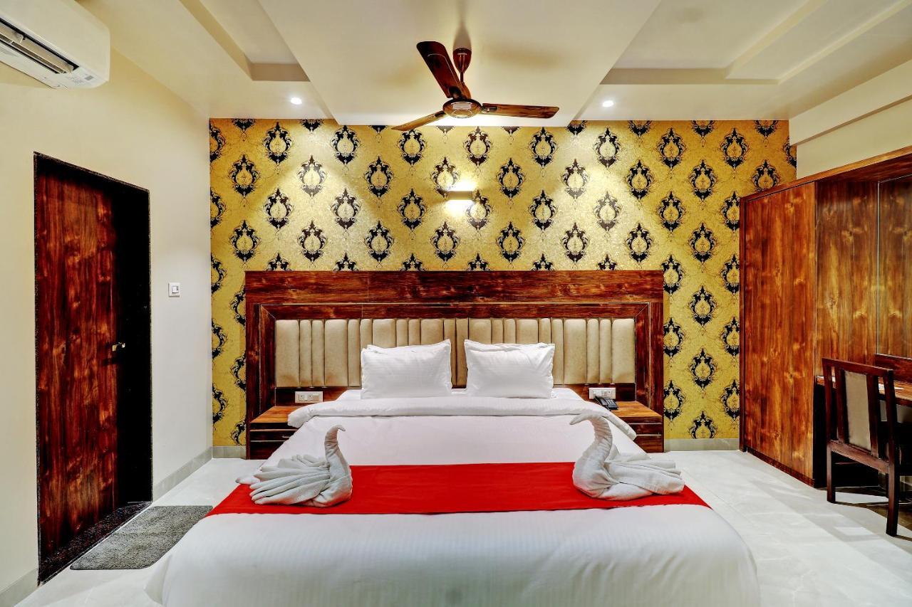 Ulhāsnagar Hotel Apratim Lodging & Boarding מראה חיצוני תמונה