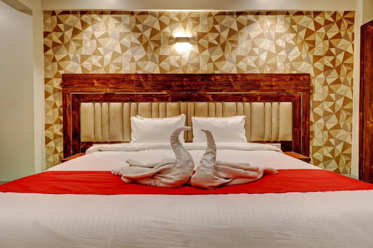 Ulhāsnagar Hotel Apratim Lodging & Boarding מראה חיצוני תמונה