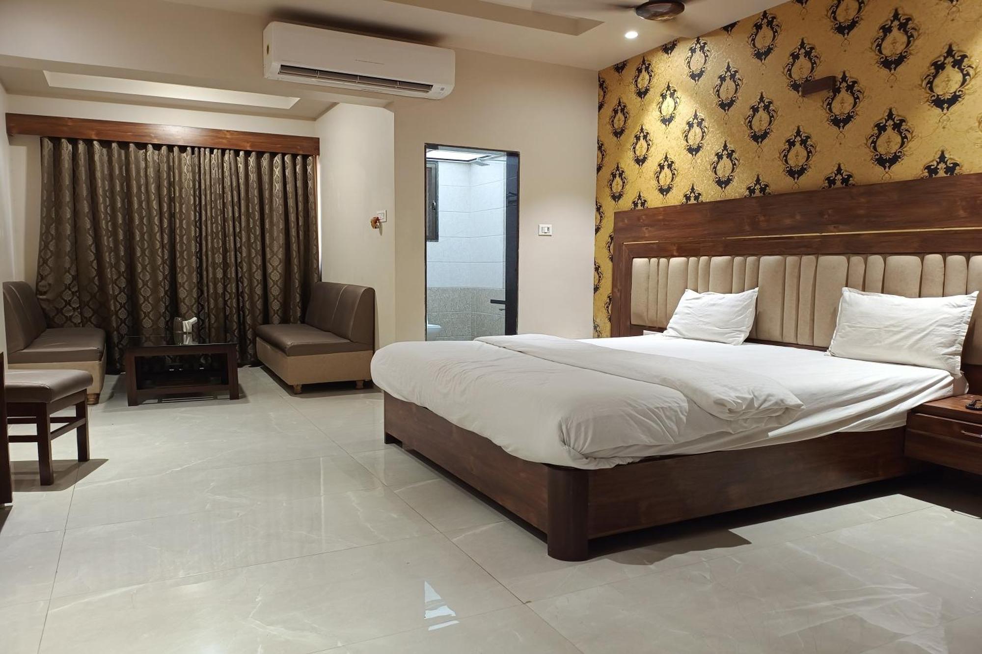 Ulhāsnagar Hotel Apratim Lodging & Boarding מראה חיצוני תמונה